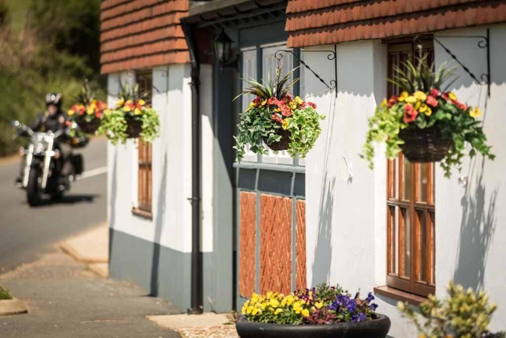 The Chequers Inn Rookley Buitenkant foto